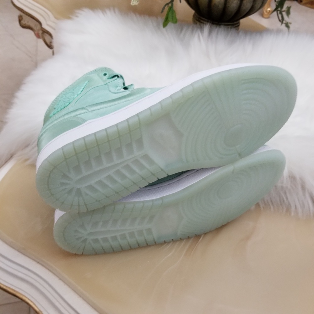 Air Jordan 1 Retro High Mint Foam - Picture 8 of 8